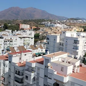 Con Vistas Preciosas En Piso Compartido Habitación en casa particular Estepona